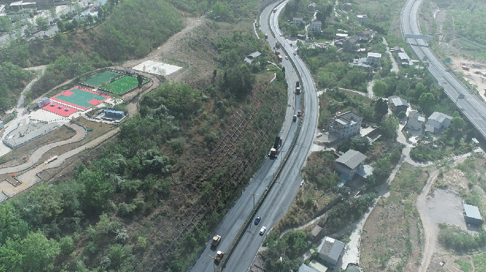 長(zhǎng)道如弦，撥啟新章——G108線(xiàn)利州區(qū)瓷窯鋪至天立學(xué)校路口段大修工程項(xiàng)目建設(shè)側(cè)記