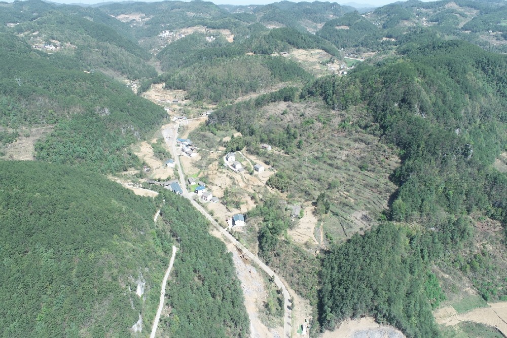 路愈寬，景愈明，可待漫慢行——朝天區(qū)曾家鎮(zhèn)（曾家場(chǎng)鎮(zhèn)至榮樂(lè)養(yǎng)生谷）段道路改建工程建設(shè)側(cè)記